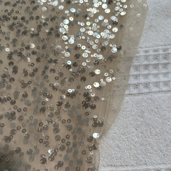 Gold Sequin Blouse with Elegant Sleeves - Picture 7 of 8